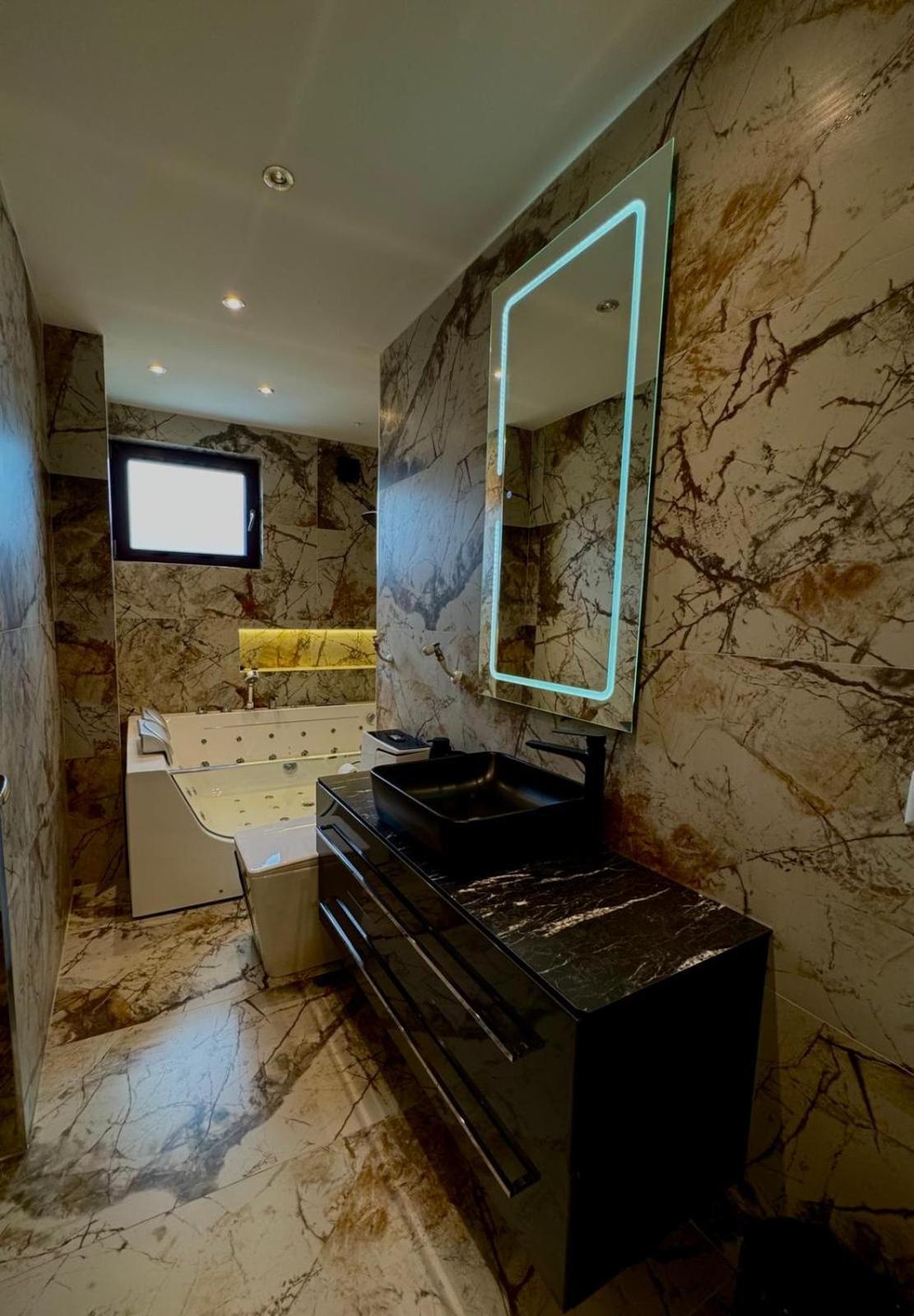 Bentley Apartments Prisztina Zewnętrze zdjęcie