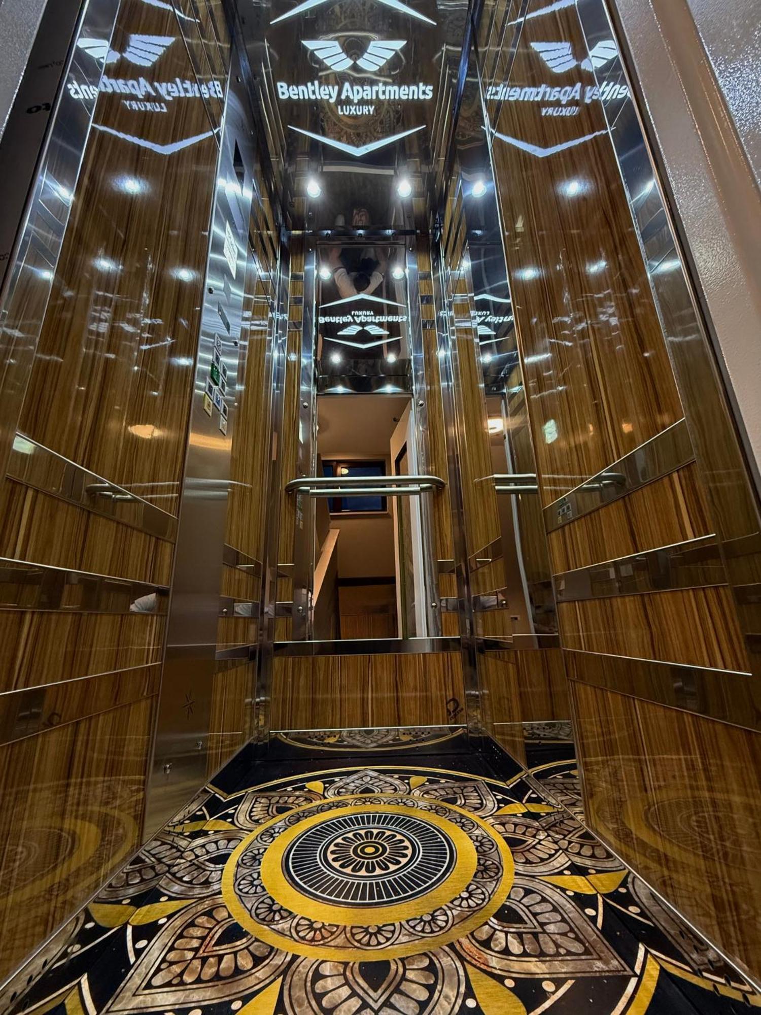 Bentley Apartments Prisztina Zewnętrze zdjęcie